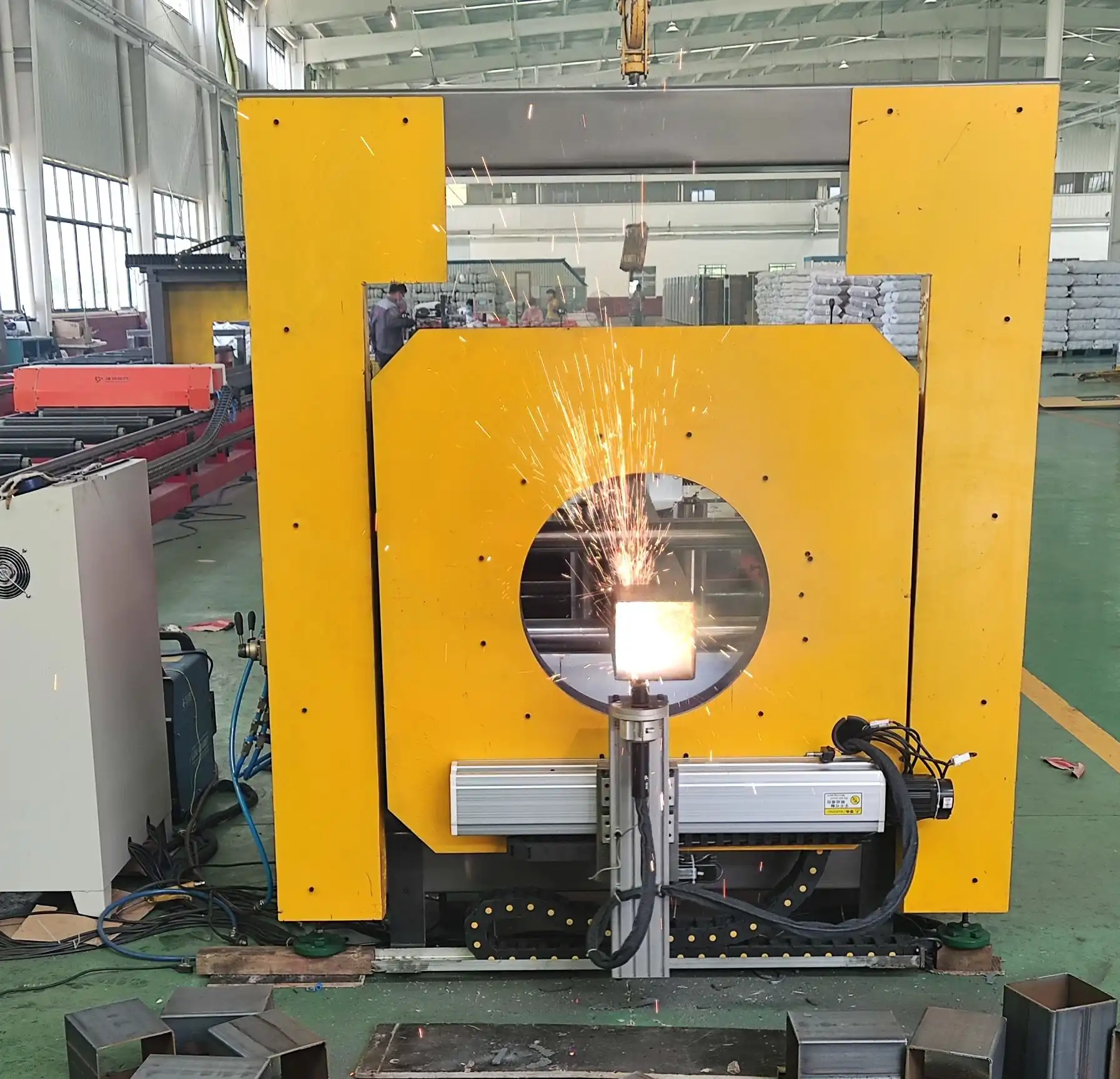 beam cutting machine